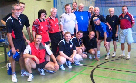 Gruppenbild mit Dame